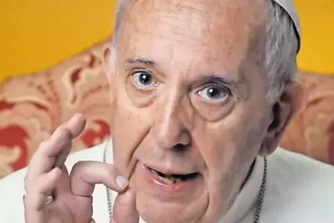 Der Zuschauer fühlt sich wie in einer Privataudienz: Interview-Szene aus „Papst Franziskus – Ein Mann seines Wortes“.