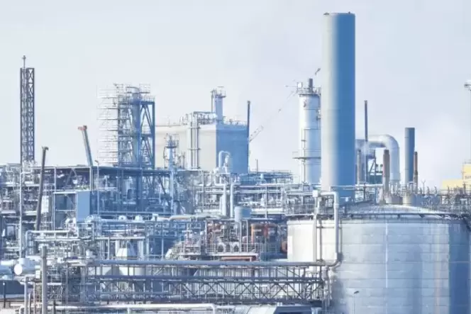 Wegen der guten Wirtschaftslage hat die deutsche Chemie-Industrie im ersten Quartal 2018 zusätzliche Mitarbeiter eingestellt. Di Wegen der guten Wirtschaftslage hat die deutsche Chemie-Industrie im ersten Quartal 2018 zusätzliche Mitarbeiter eingestellt. Di