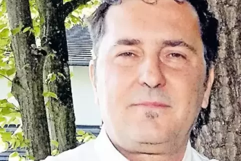 Dirigiert: Zija Bejleri.