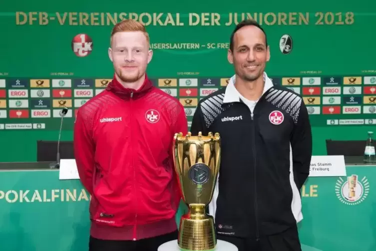 Diesen Pokal möchte FCK-Kapitän Paul Will am Samstag nach dem U19-Finale gegen den SC Freiburg in Berlin in Empfang nehmen. Rech