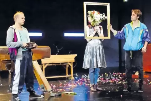 Gemeinsam standen sie in „Tschick“ auf der Bühne, nach der Saison verlassen sie das Pfalztheater (von links): Harry Schäfer, Mai