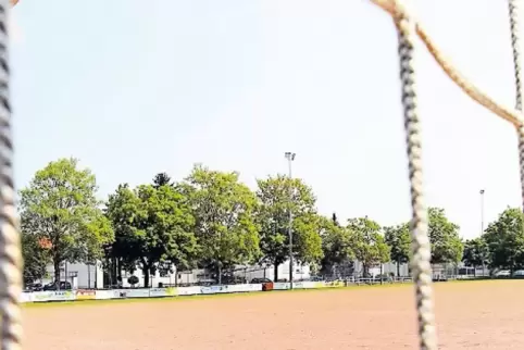 Solange unklar bleibt, was aus dem Tennenplatz in der Ortsmitte wird, bleibt er im Flächennutzungsplan ein weißer Fleck.