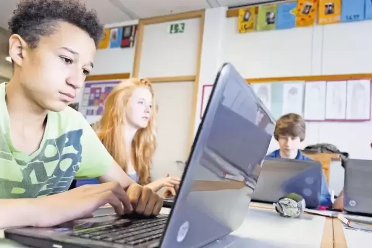 Welchen Weg die Schule Richtung Digitalisierung nimmt – auch bei dieser Entscheidung haben Schüler und Eltern ein Mitspracherech