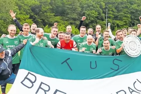 Der Meister feiert: der TuS Breitenbach ist am Ziel.