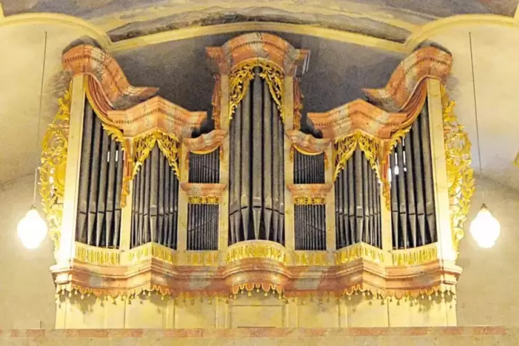 In der katholischen Pfarrkirche in Kirrweiler gibt es eine Mahler-Seuffert-Orgel: Franz Seuffert hat sie erbaut, Remy Mahler hat