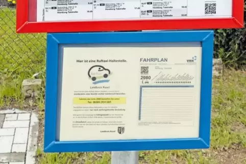 Das Ruftaxi ergänzt das Angebot im Öffentlichen Personennahverkehr (ÖPNV) – wie hier an der Bushaltestelle in Ohmbach.