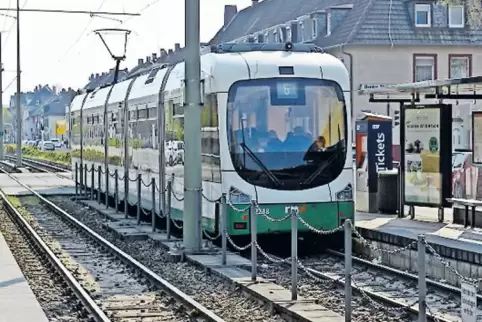 Mit mehr Straßenbahnen kann man einen Verkehrskollaps vermeiden, meint die Ludwigshafener FDP.