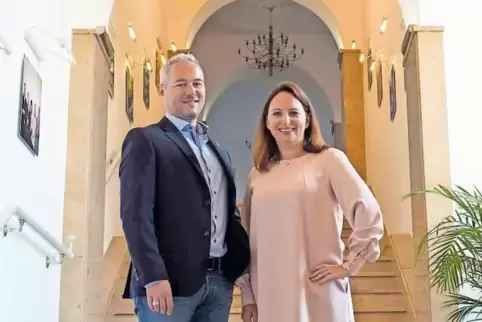 Verstehen sich als Unternehmer mit sozialem Engagement: Steffen und Claudia Stripf.