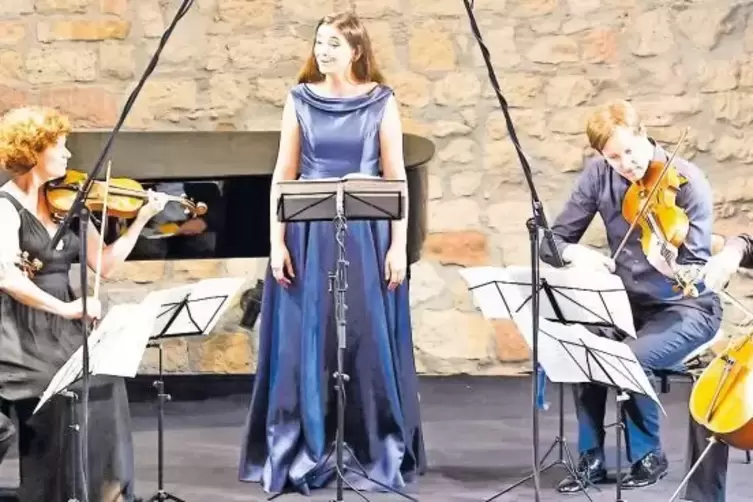Seltene Besetzung, gewöhnungsbedürftiger Klang: Sopranistin Sheva Tehoval interpretierte gemeinsam mit dem „Mandelring Quartett“