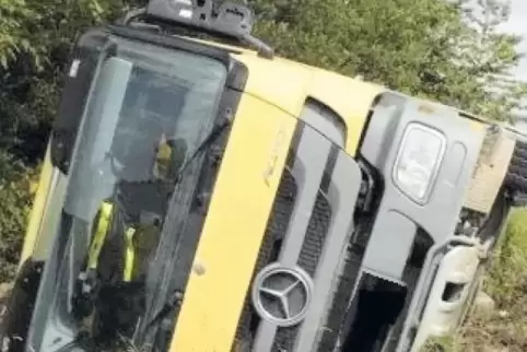 Der 23-jährige Fahrer blieb glücklicherweise unverletzt.