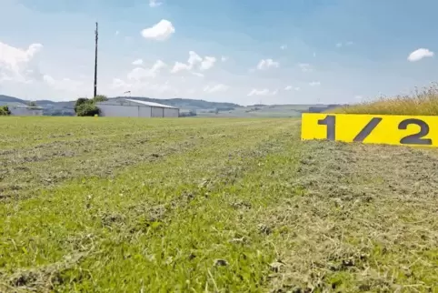 Der Flugsportverein Südlicher Donnersberg möchte die Start- und Landebahn des Imsweilerer Flugplatzes von derzeit 280 auf rund 8