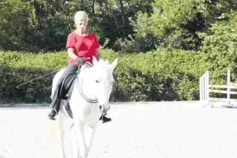 Feierten zusammen ihren 100. Geburtstag: Hilu Petry und ihrem Pferd Jule.