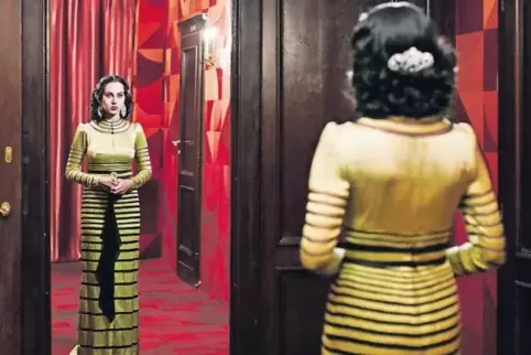 Film im Film: Yasmin Raeis als die Sängerin Oum Kulthum vor einem ihrer großen Auftritte.