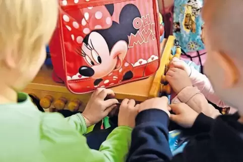 Der Kreis fördert in die Kindergartenarbeit in den Kommunen. Heßheim bekommt 10.000 Euro.