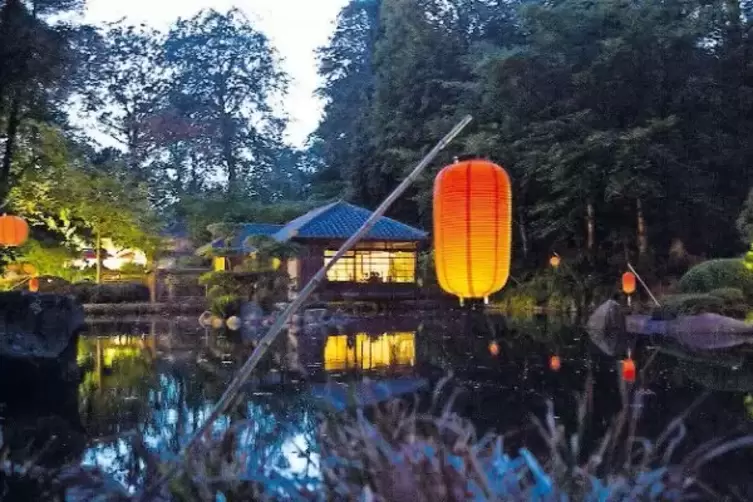 Feuerwerk um 22.15 Uhr: im Japanischen Garten.