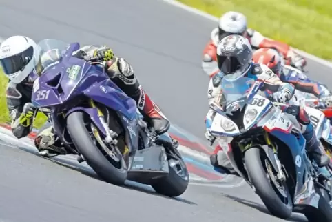 Ralf Weitlauff (links) startet am kommenden Wochenende auf dem Hockenheimring.
