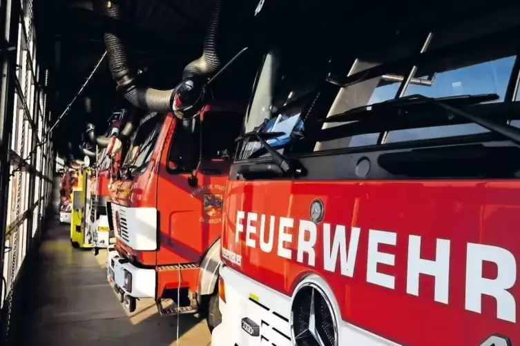 Die Fahrzeughalle der Zweibrücker Feuerwehr „platzt aus allen Nähten“, erklärte Feuerwehrchef Frank Theisinger gestern, weshalb 