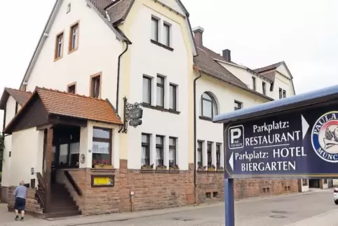Hotel und Restaurant befinden sich im historischen Gebäude.