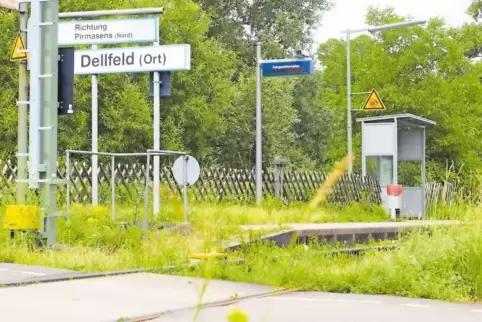 Kein Schmuckstück: Der Bahnhof Dellfeld Ort.