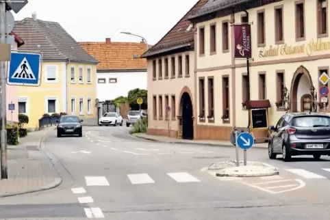 Die Ortsgemeinde wartet darauf, bis der Verbandsgemeinde-Verwaltung die beschlossene Tempo-30-Zone in der Staatsstraße anordnet