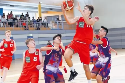 Im ersten Viertel ziemlich unterlegen: die BIS Baskets Speyer (am Ball Gianluca Sole).