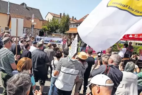 Noch mehr bürgerlicher Protest ist in Kandel notwendig, um den „rechten Spuk“ zu beenden.