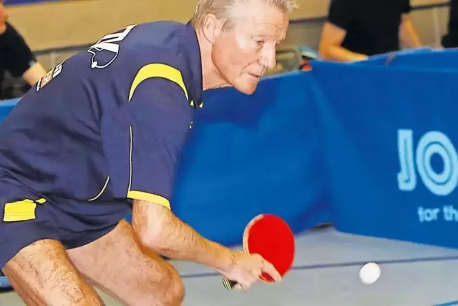 Jürgen Schmidt spielt nicht nur Tischtennis. Er läuft, fährt Rad und ist im Fitnessstudio aktiv.