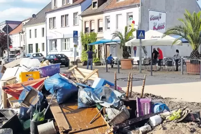 Chaos nach dem Unwetter und den Überschwemmungen: Die Zweibrücker Reisegruppe hatte am vergangenen Samstag einen Zwischenstopp i Chaos nach dem Unwetter und den Überschwemmungen: Die Zweibrücker Reisegruppe hatte am vergangenen Samstag einen Zwischenstopp i