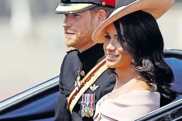 Premiere: Meghan mit Ehemann Harry bei der Geburtstagsparade für Queen Elizabeth.
