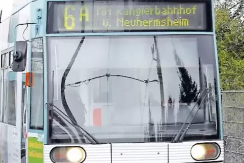 Endstelle Rheingönheim: Hier wendet die Bahn bislang und fährt nach Mannheim zurück.