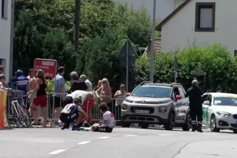 Auf der Schlussetappe am Sonntag stürtzten 50 Meter vor dem Ziel in Bliesdalheim noch zwei Japaner, ein Italiener und ein US-Boy