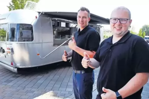 Sind überzeugt von ihrer Dienstleistung: die Gaumenfreunde Alexander Kurz (rechts) und Oliver Weisch.