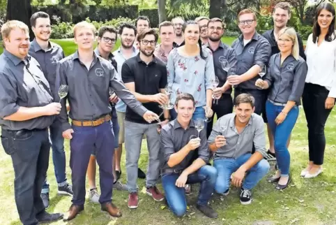 Unterwegs in Sachen guter Geschmack: die vierte „Generation Pfalz“ gestern im Garten der Sektkellerei.