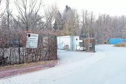 Die Tage des alten Wertstoffhofs in Contwig sind gezählt. Er wird durch einen Neubau ersetzt.