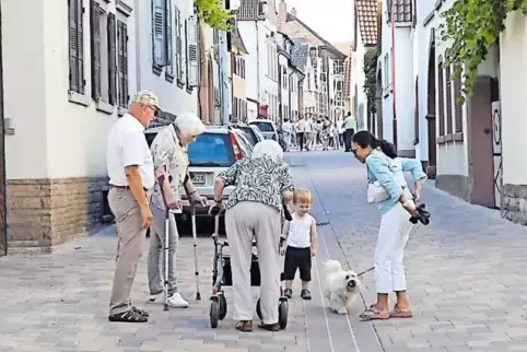 Nach einem knappen Jahr Bauzeit können die Anwohner nun wieder die Friedhofstraße in Maikammer nutzen.