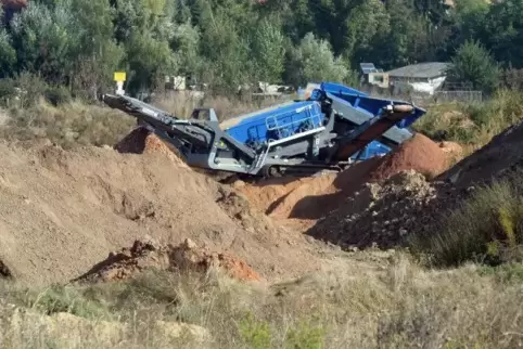 Die Mußbacher Firma Walcher möchte ihre Recycling-Anlage auf dem Gelände der alten Ziegelei in Altdorf erweitern. Foto: MEHN
