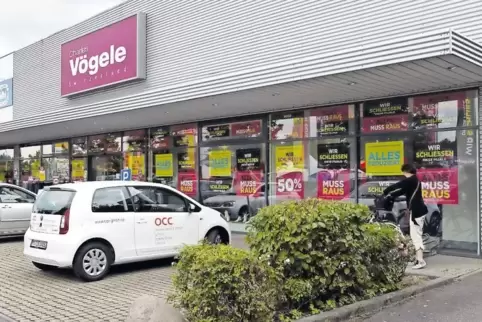 Der Vögele-Textilmarkt in Germersheim soll voraussichtlich im Herbst kurzfristig schließen und nach dem Umbau zu einem Miller&Mo