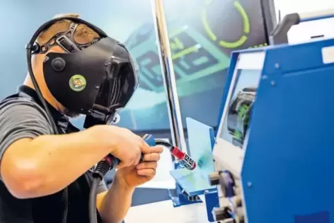 Routineaufgaben werden künftig verstärkt von Robotern oder Künstlichen Intelligenzen übernommen, sagt der Digitalisierungsfachma