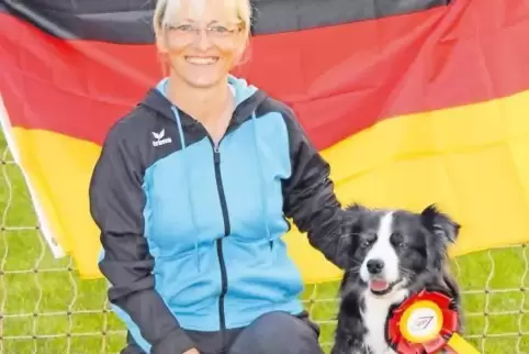Schon lange auf internationalem Niveau dabei: Birgit Lacher vom HSV Leiningerland-Kindenheim mit ihrer Hündin Gwen.