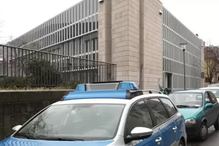 Das Gebäude der Staatsanwaltschaft in Landau.  Foto: van 