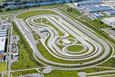 Das Mercedes-Benz Entwicklungs- und Versuchszentrum für Lastwagen in Wörth.