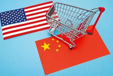 Der Warenaustausch zwischen den USA und China könnte durch Zollschranken gebremst werden. US-Präsident Trump ärgert sich auch üb