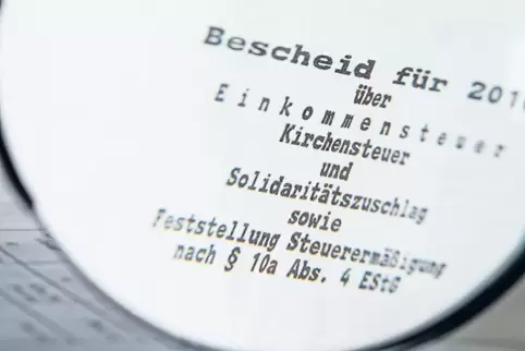 Nicht immer ist im Steuerbescheid alles richtig. Wollen Steuerzahler etwas berichtigen, können sie Einspruch einlegen und auch k