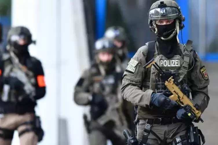 Die Antiterror-Polizisten sind unter anderem im westpfälzischen Enkenbach-Alsenborn stationiert.  Foto: dpa