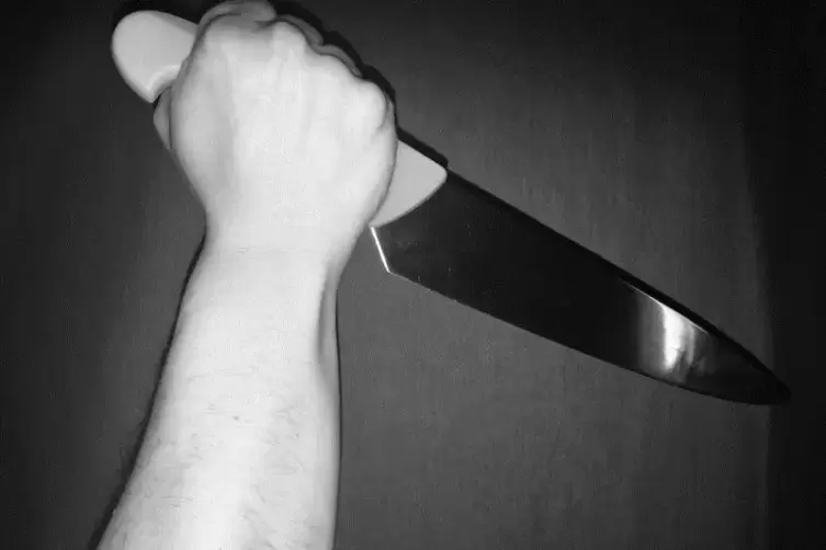 Mehrfach hatte der mutmaßliche Täter dem 41-Jährigen mit einem Messer in den Oberkörper gestochen. Foto: skz