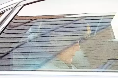Angespannt: Kanzlerin Merkel auf dem Weg zu einer CDU-Sitzung im Berliner Adenauer-Haus.