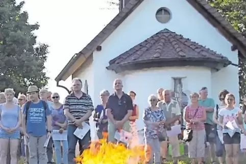 Der Brauch, ein Feuer anzuzünden, stammt von den Germanen.