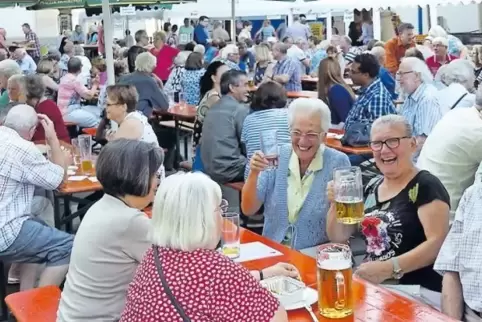 Gutes Wetter und gute Stimmung beim Lindenfest.