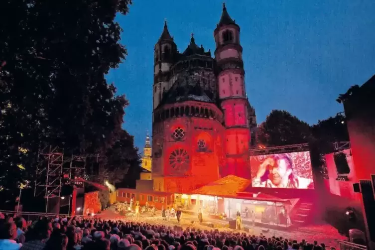 Beeindruckende Kulisse: der Wormser Dom bei den Nibelungen-Festspielen. RHEINPFALZ-Leser haben am 17. Juli die Chance, die Medie
