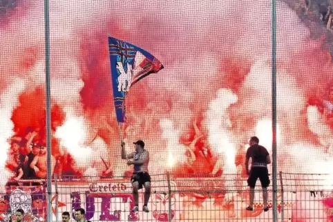 Spieler, Umfeld, Trainer des SV Waldhof Mannheim sind geschockt vom Strafmaß des Deutschen Fußball-Bundes.